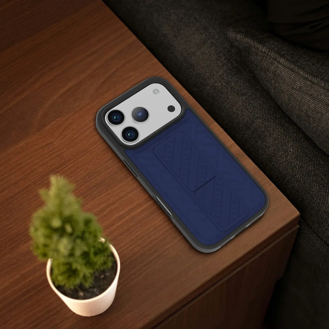 Levelo Morphix Cuero Gripstand Case for iPhone 17 Pro Max / Pro